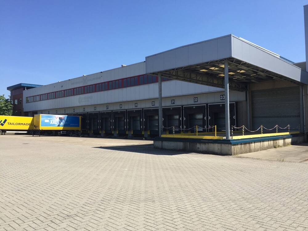 Handelszaak te huur in Genk 3600 11691.00€ slaapkamers 2698.00m² - Zoekertje 391199