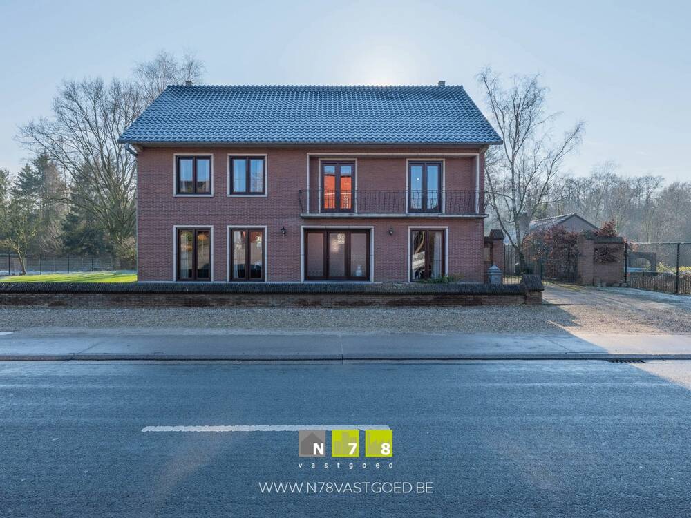 Huis te koop in Maaseik 3680 375000.00€ 5 slaapkamers 210.00m² - Zoekertje 391664