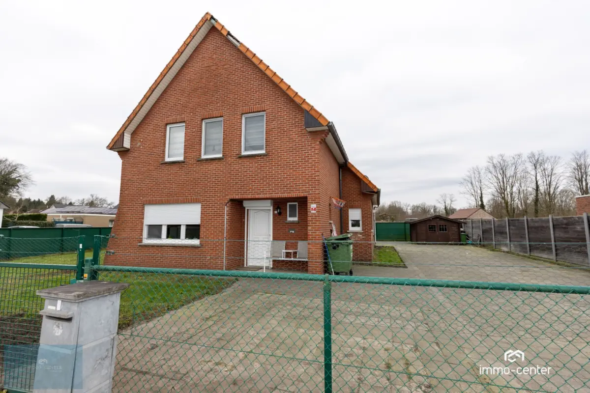 Huis te  koop in Genk 3600 310000.00€ 3 slaapkamers 160.00m² - Zoekertje 397144