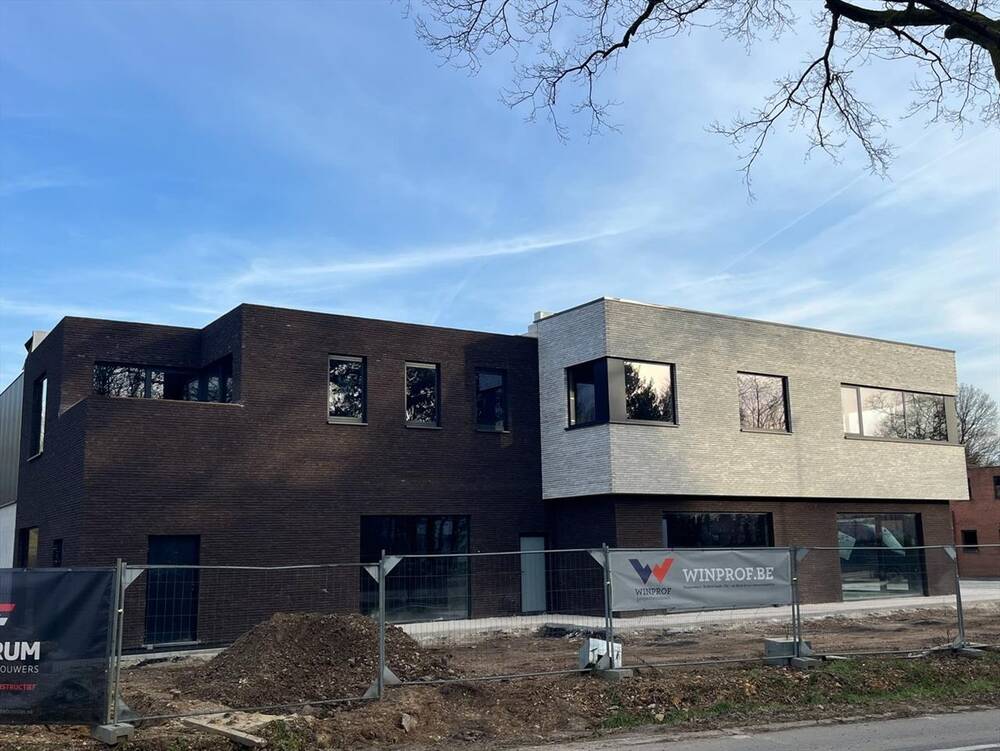 Handelszaak te huur in Zonhoven 3520 5455.00€ slaapkamers m² - Zoekertje 401375