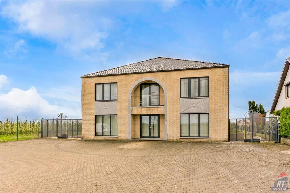 Handelszaak te koop in Sint-Truiden 3800 549000.00€ 4 slaapkamers 380.00m² - Zoekertje 401671