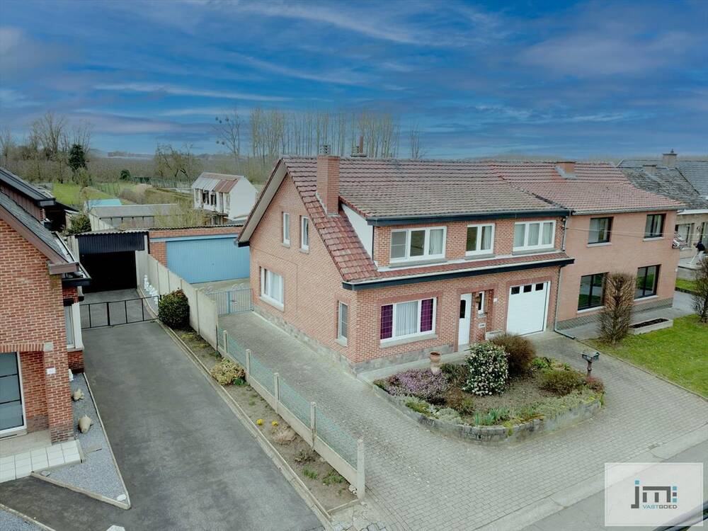 Huis te  koop in Ulbeek 3832 240000.00€ 4 slaapkamers m² - Zoekertje 404480