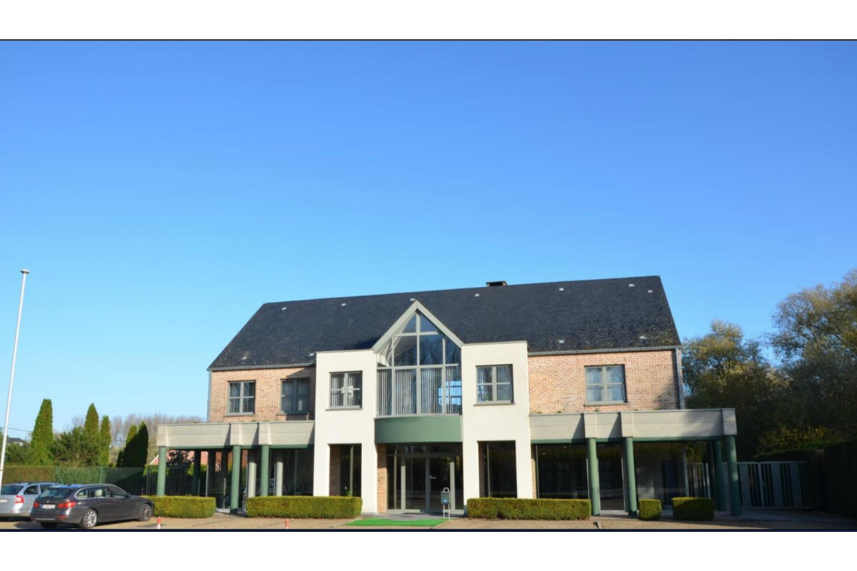 Handelszaak te  in Bilzen 3740 699000.00€  slaapkamers 334.00m² - Zoekertje 404974