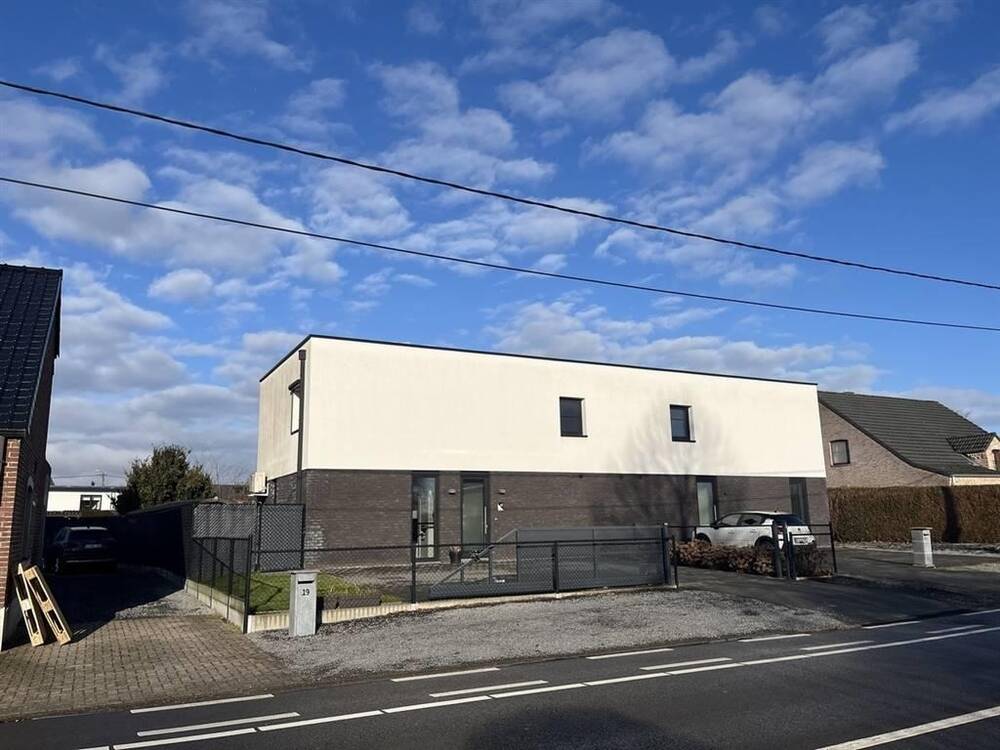 Huis te koop in Neeroeteren 3680 385000.00€ 3 slaapkamers 162.00m² - Zoekertje 412135