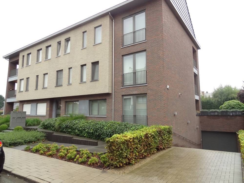 Parking & garage te  huur in Aalst 3800 100.00€  slaapkamers m² - Zoekertje 417595