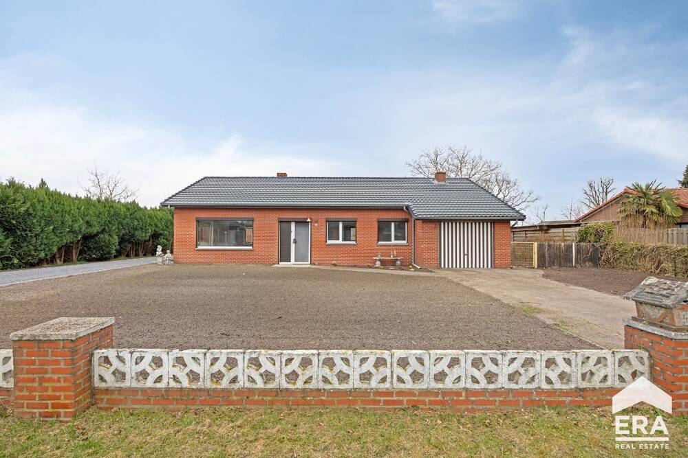Bungalow te  koop in Lommel 3920 315000.00€ 3 slaapkamers 140.00m² - Zoekertje 423115