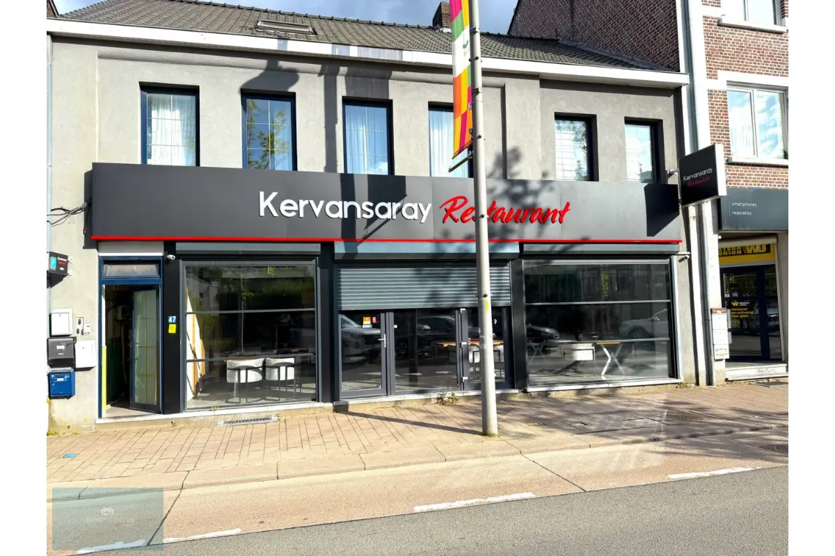 Handelszaak te  huur in Genk 3600 2600.00€  slaapkamers m² - Zoekertje 758945