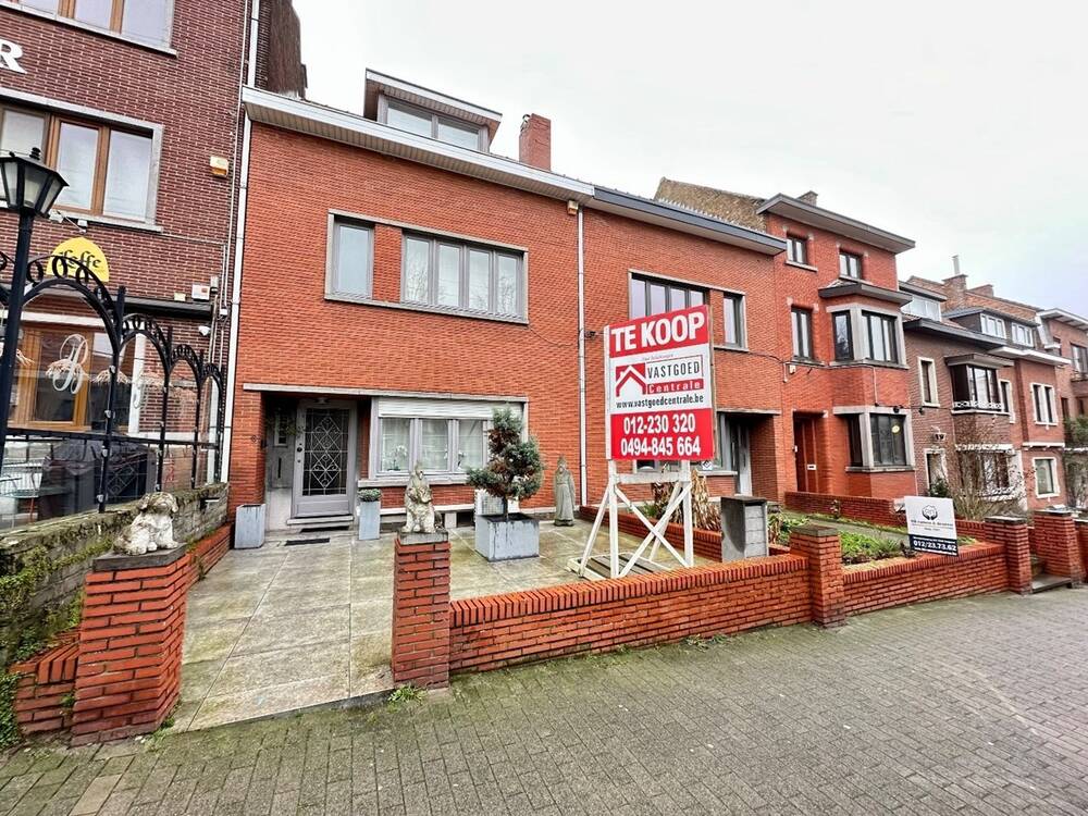 Huis te  koop in Berg 3700 375000.00€ 3 slaapkamers 279.00m² - Zoekertje 425786