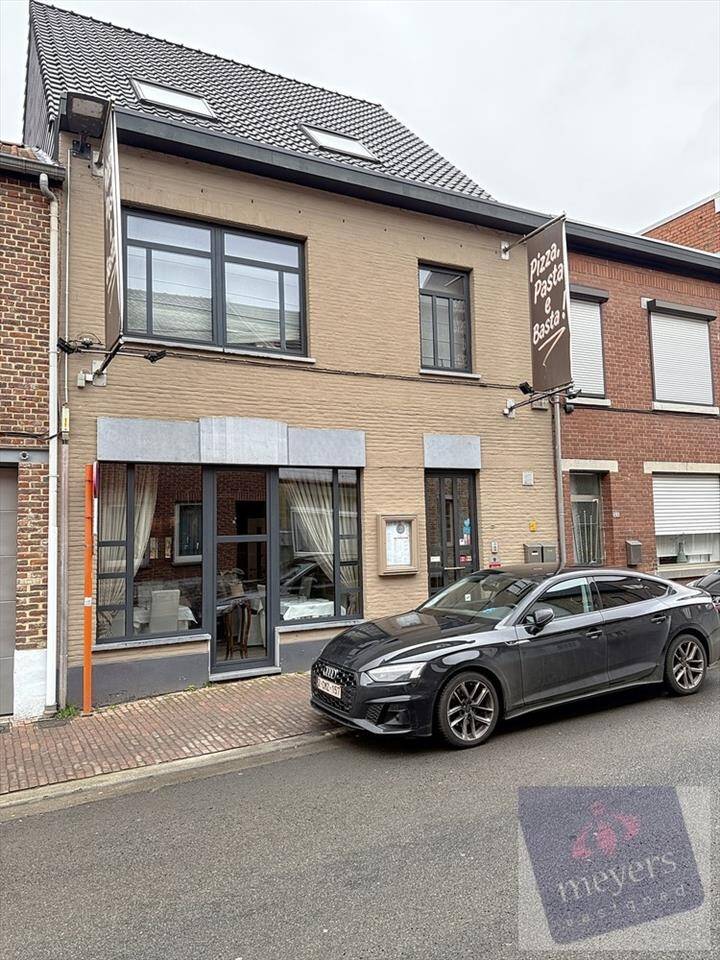 Handelszaak te koop in Sint-Truiden 3800 578000.00€ 2 slaapkamers m² - Zoekertje 427127