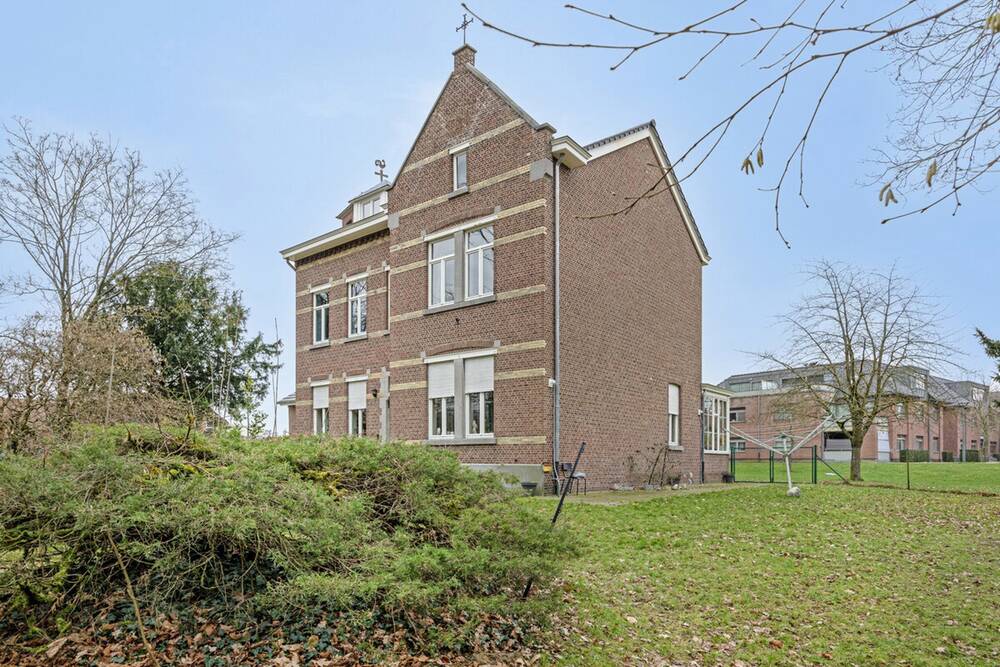Villa te  koop in Meeuwen-Gruitrode 3670 550000.00€ 5 slaapkamers 406.00m² - Zoekertje 433268