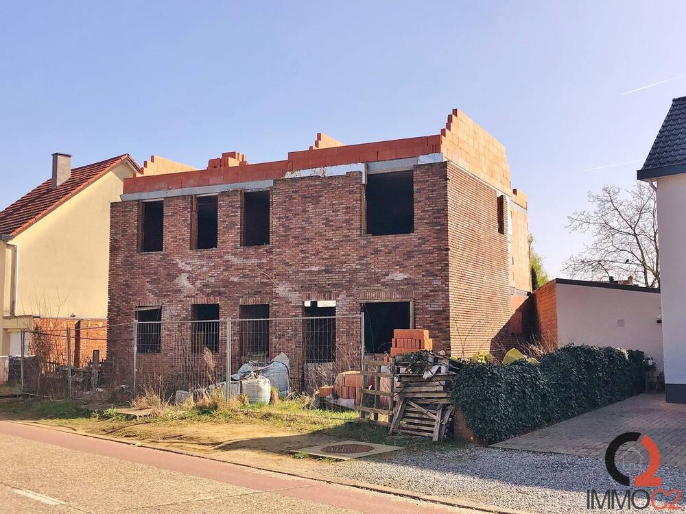 Huis te koop in Paal 3583 339000.00€ 5 slaapkamers 365.00m² - Zoekertje 433848