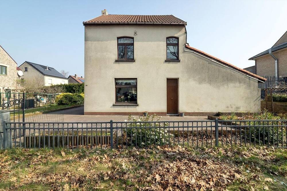 Huis te koop in Genk 3600 220000.00€ 3 slaapkamers 144.00m² - Zoekertje 434910