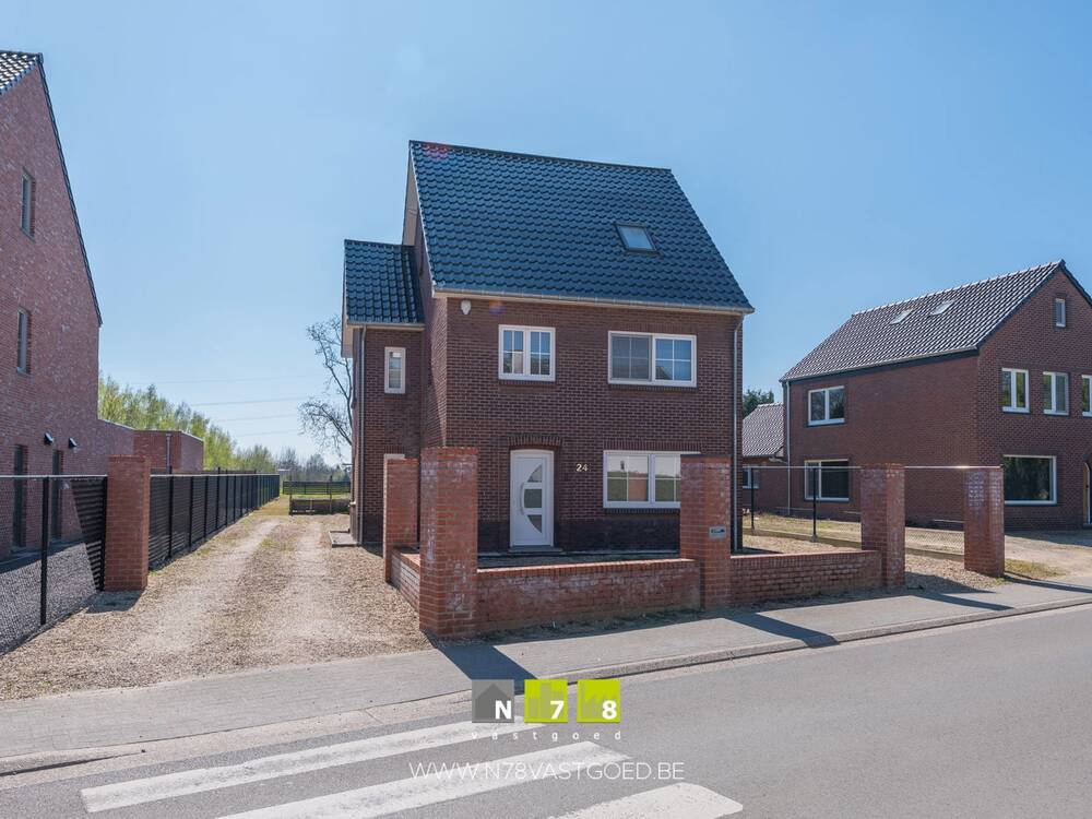 Huis te koop in Kinrooi 3640 349000.00€ 3 slaapkamers 253.00m² - Zoekertje 441233