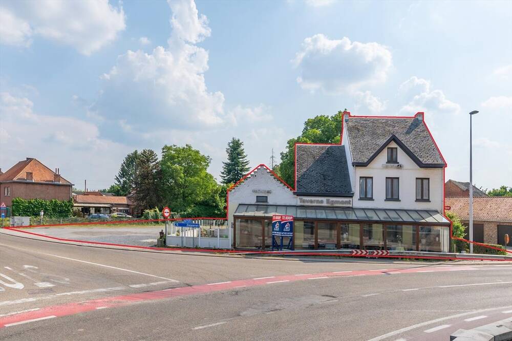 Handelszaak te koop in Sint-Truiden 3800 349000.00€ 2 slaapkamers m² - Zoekertje 443701