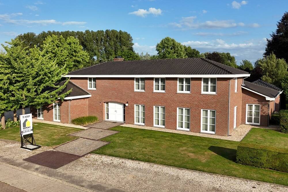 Villa te  koop in Maaseik 3680 770000.00€ 4 slaapkamers 450.00m² - Zoekertje 443956