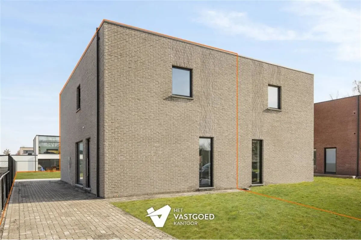 Huis te  koop in Peer 3990 337968.00€ 3 slaapkamers 144.00m² - Zoekertje 447874