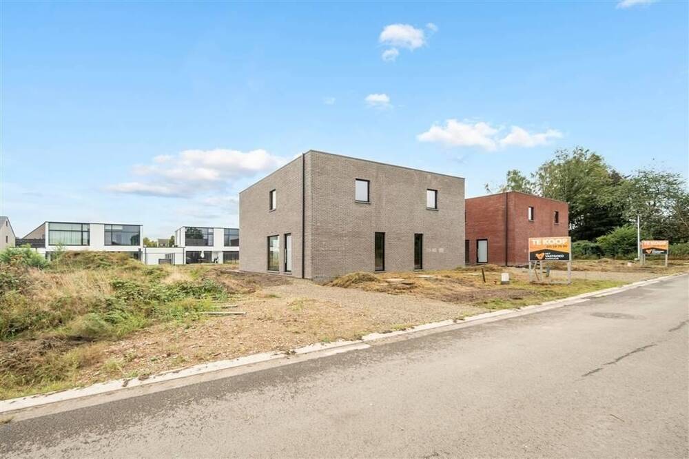 Huis te koop in Peer 3990 221914.00€ 3 slaapkamers 144.00m² - Zoekertje 447880