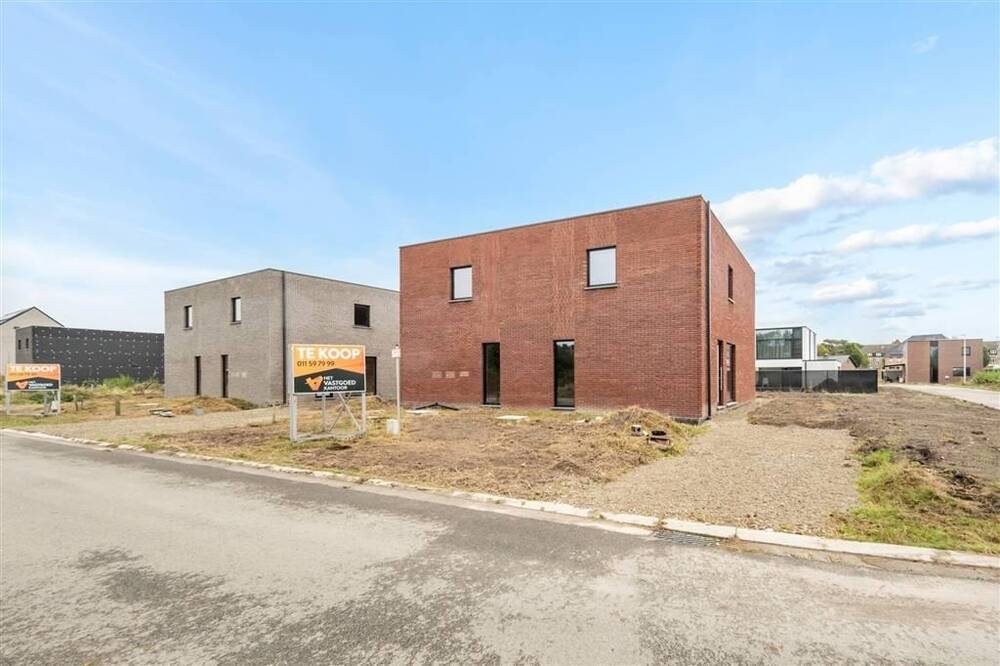 Huis te koop in Peer 3990 221914.00€ 3 slaapkamers 144.00m² - Zoekertje 447876