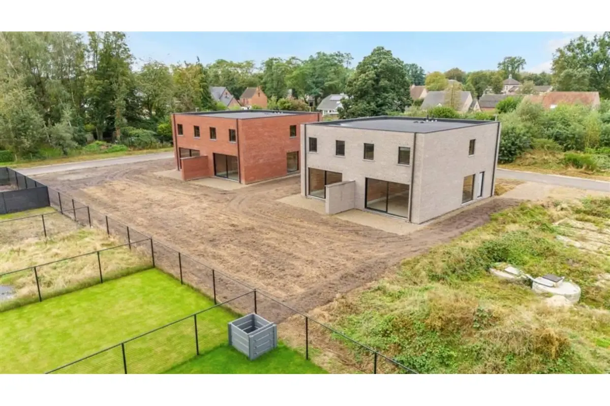 Huis te  koop in Peer 3990 270862.00€ 3 slaapkamers 144.00m² - Zoekertje 447881