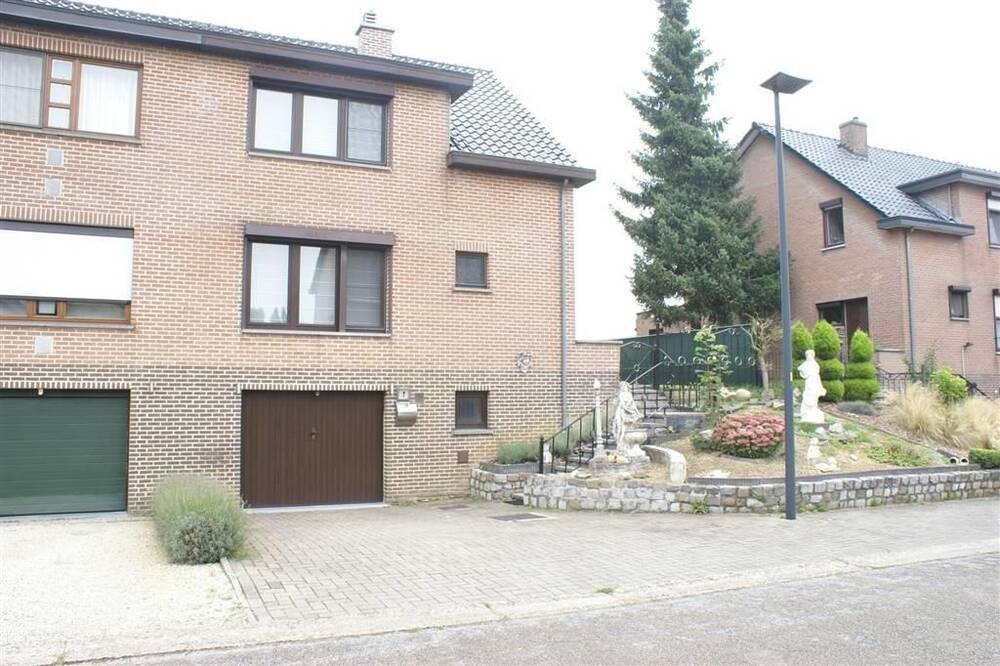 Huis te  huur in Sint-Truiden 3800 1100.00€ 3 slaapkamers 160.00m² - Zoekertje 450985