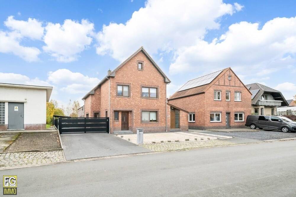 Huis te koop in Bilzen 3740 415000.00€ 5 slaapkamers 250.00m² - Zoekertje 449510