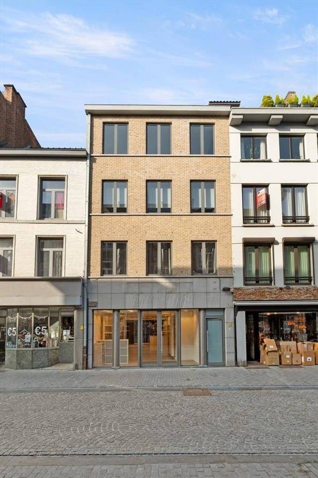 Handelszaak te huur in Sint-Truiden 3800 2700.00€ slaapkamers 100.00m² - Zoekertje 451731