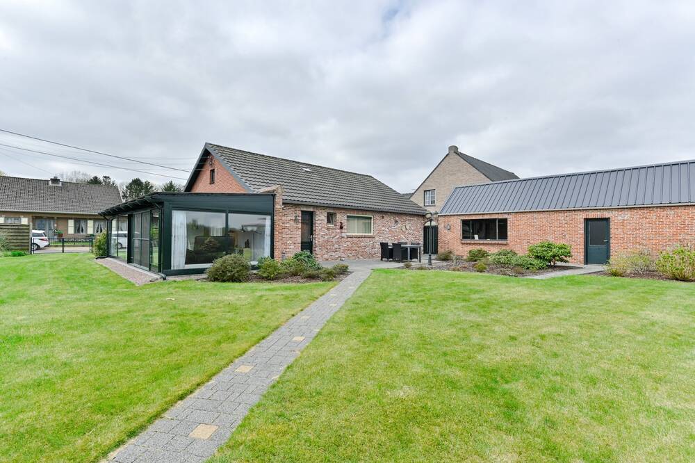 Huis te  koop in Neerpelt 3910 335000.00€ 2 slaapkamers 134.00m² - Zoekertje 453329