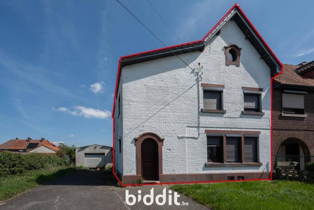 Huis te koop in Genk 3600 150000.00€ 5 slaapkamers m² - Zoekertje 462108
