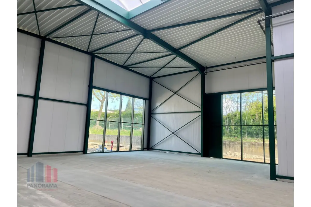 Handelszaak te  koop in Hasselt 3500 560500.00€  slaapkamers 433.00m² - Zoekertje 462674