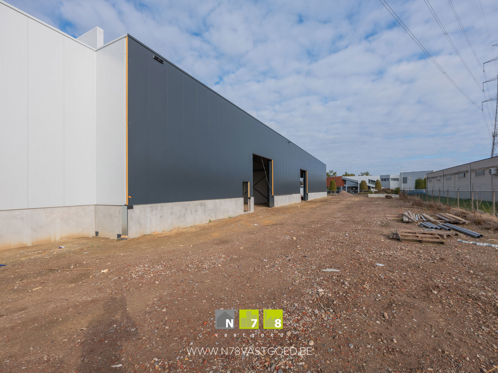 Handelszaak te  huur in Maaseik 3680 1925.00€  slaapkamers 550.00m² - Zoekertje 467455