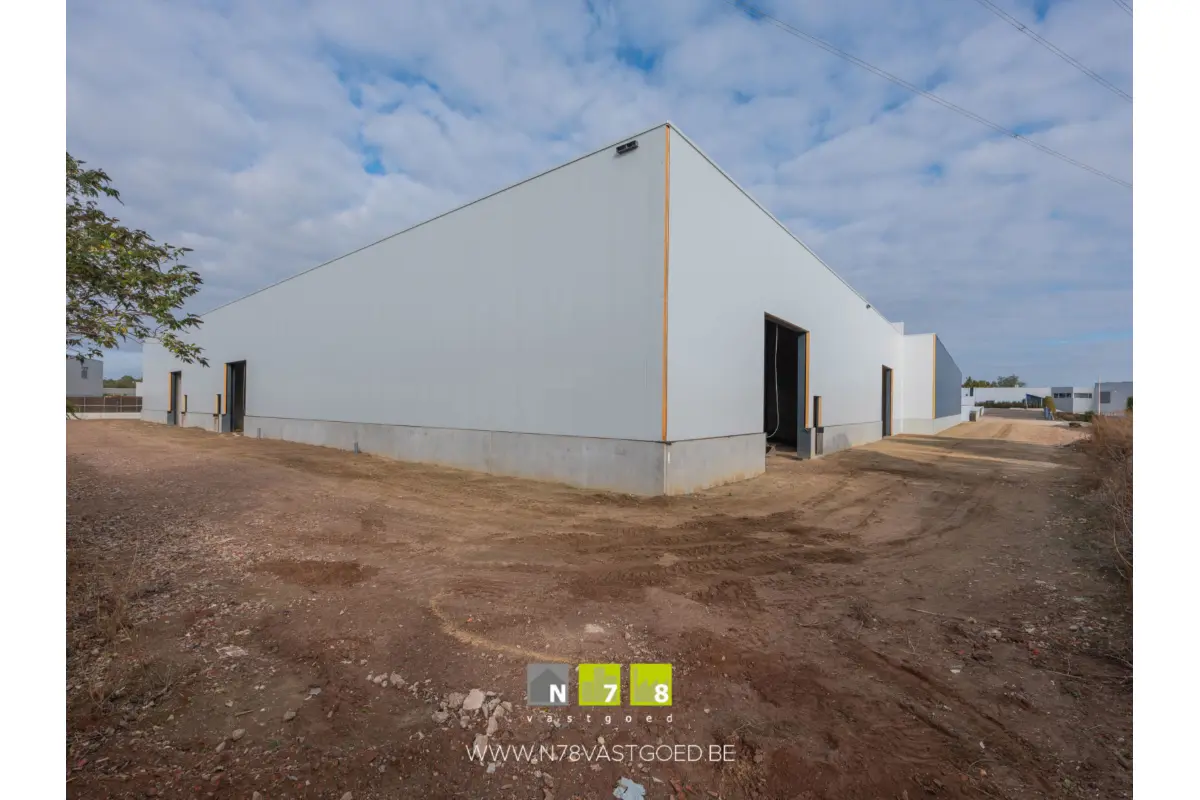 Handelszaak te  huur in Maaseik 3680 1785.00€  slaapkamers 510.00m² - Zoekertje 467211