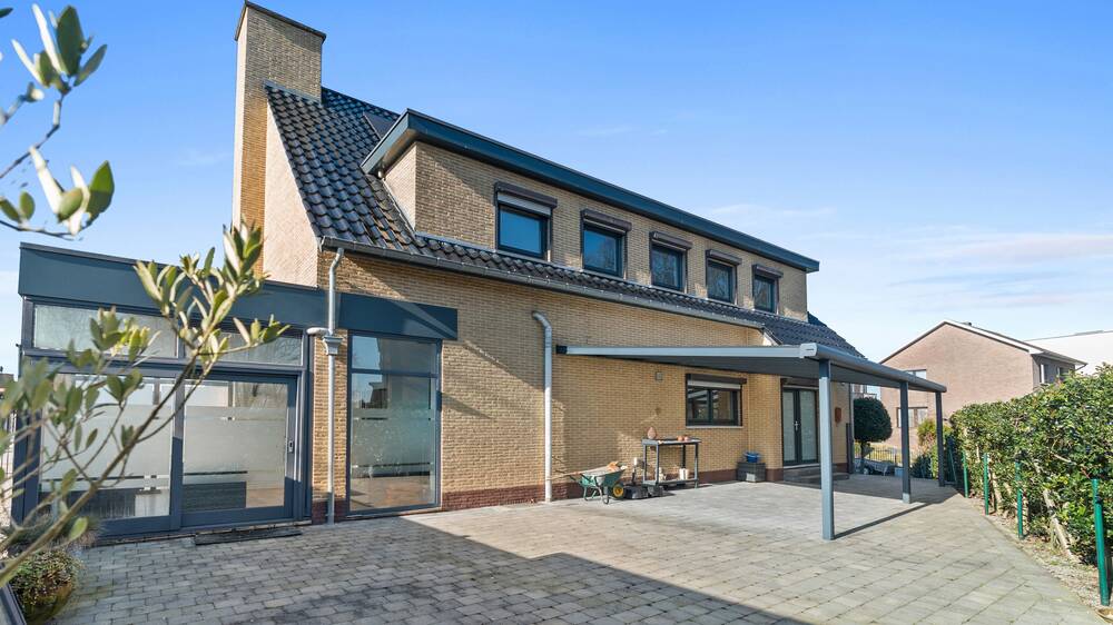 Huis te koop in Maasmechelen 3630 469000.00€ 6 slaapkamers 328.00m² - Zoekertje 469877