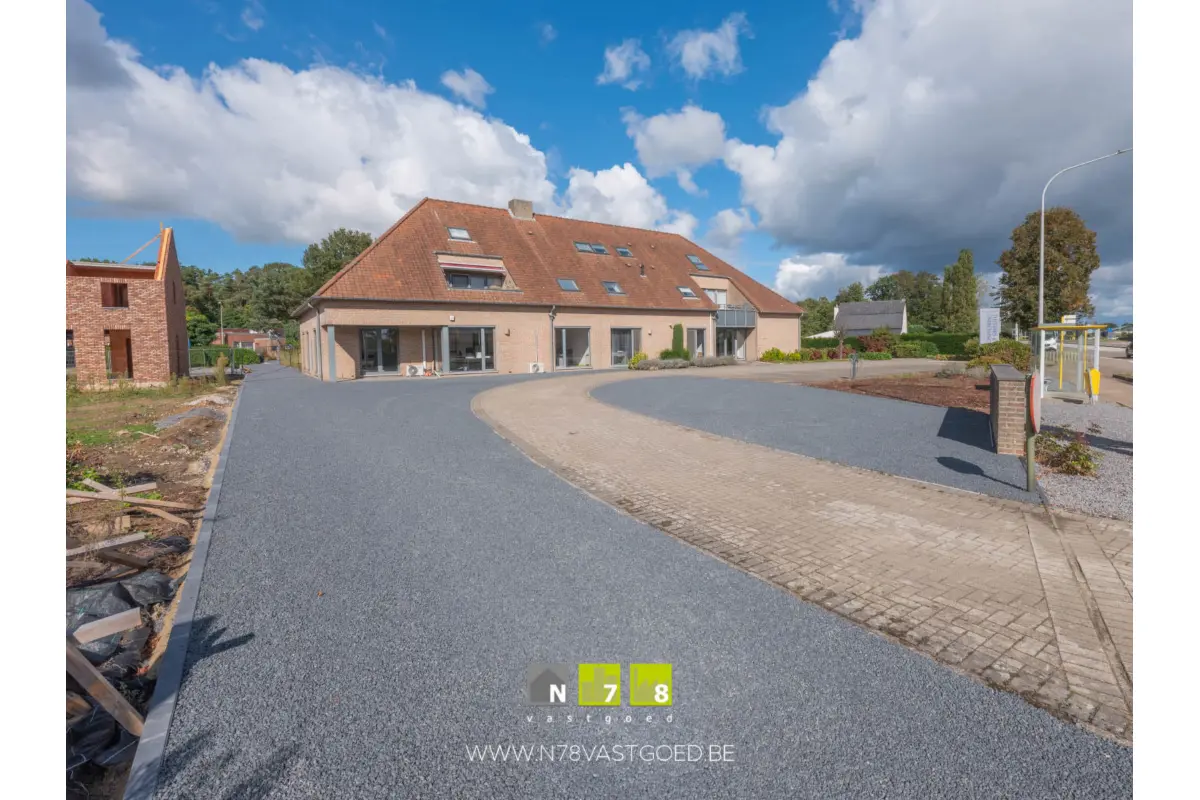 Handelszaak te  koop in Maaseik 3680 225000.00€  slaapkamers 250.00m² - Zoekertje 470872