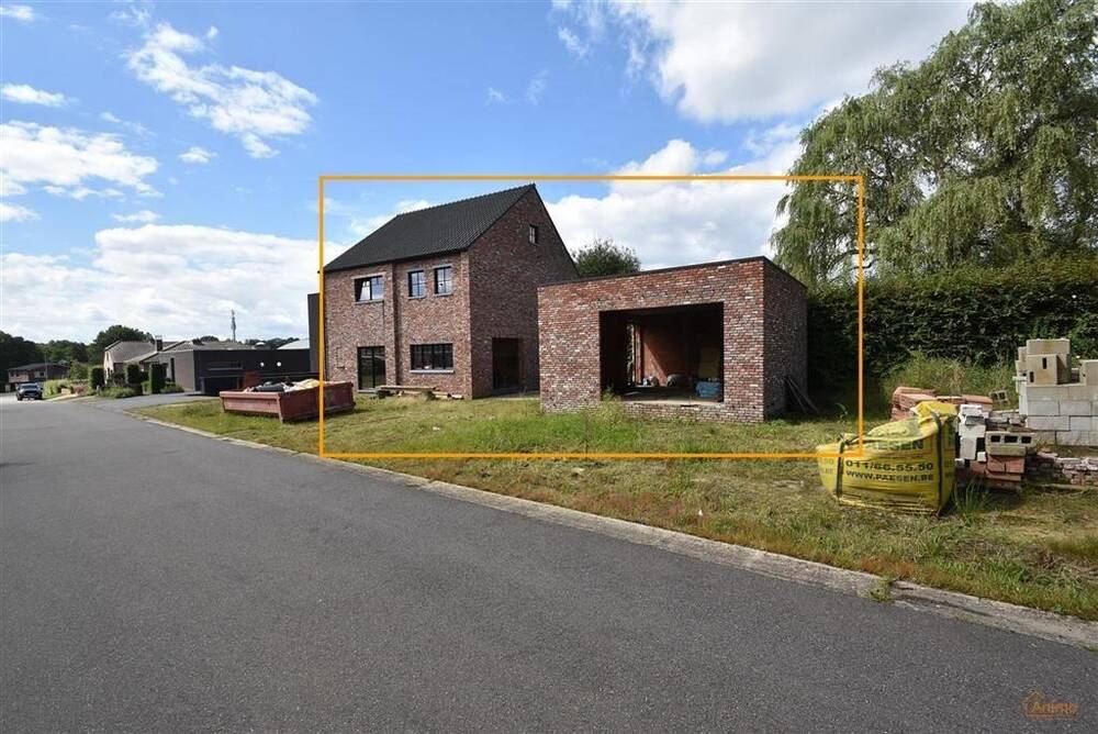 Huis te koop in Houthalen 3530 295000.00€ 3 slaapkamers 208.00m² - Zoekertje 472625
