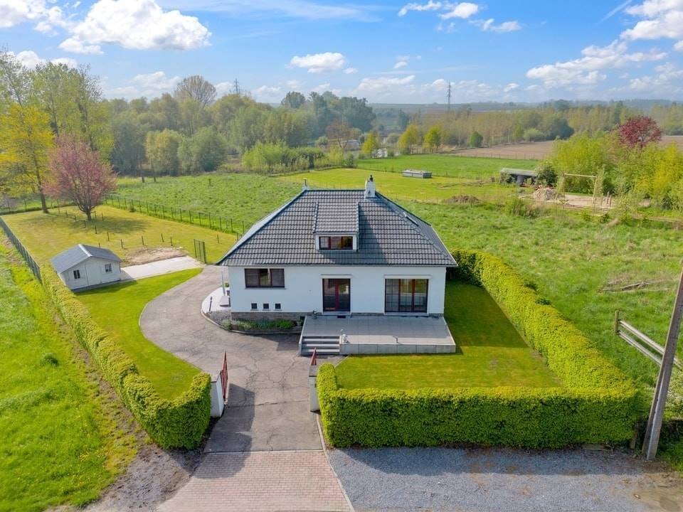 Huis te  koop in Hoepertingen 3840 379000.00€ 3 slaapkamers 178.00m² - Zoekertje 472618