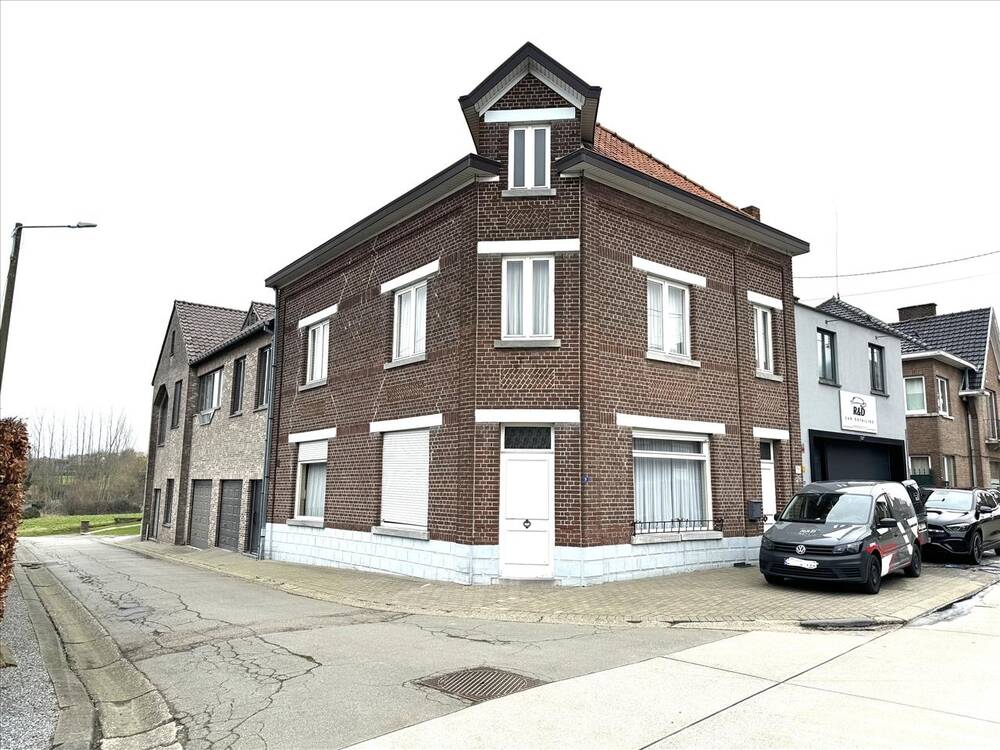 Huis te  koop in Rijkhoven 3740 129000.00€ 4 slaapkamers m² - Zoekertje 474362