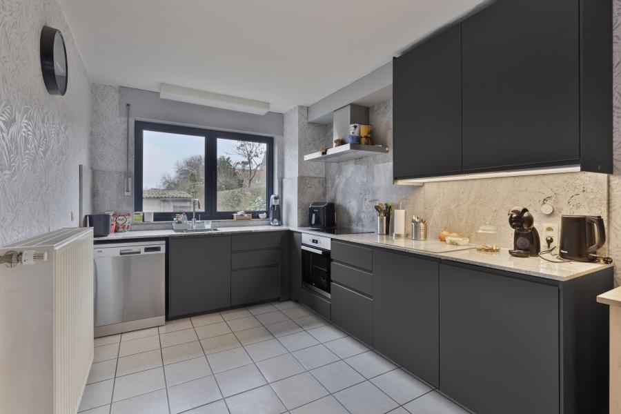 Huis te koop in Tongeren 3700 299000.00€ 4 slaapkamers 170.00m² - Zoekertje 480746