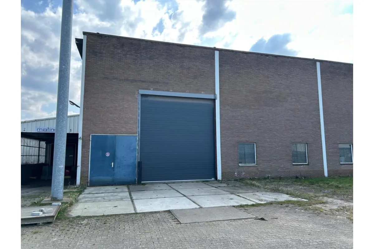 Handelszaak te  huur in Lommel 3920 2149.00€  slaapkamers m² - Zoekertje 479231