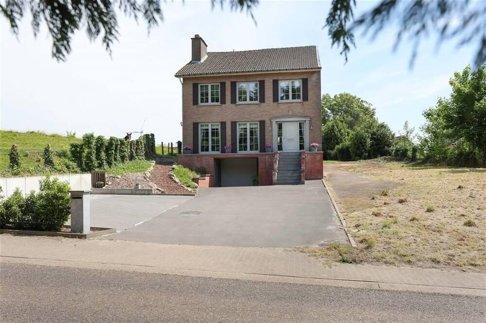 Huis te koop in Tongeren 3700 435000.00€ 5 slaapkamers 217.00m² - Zoekertje 480303