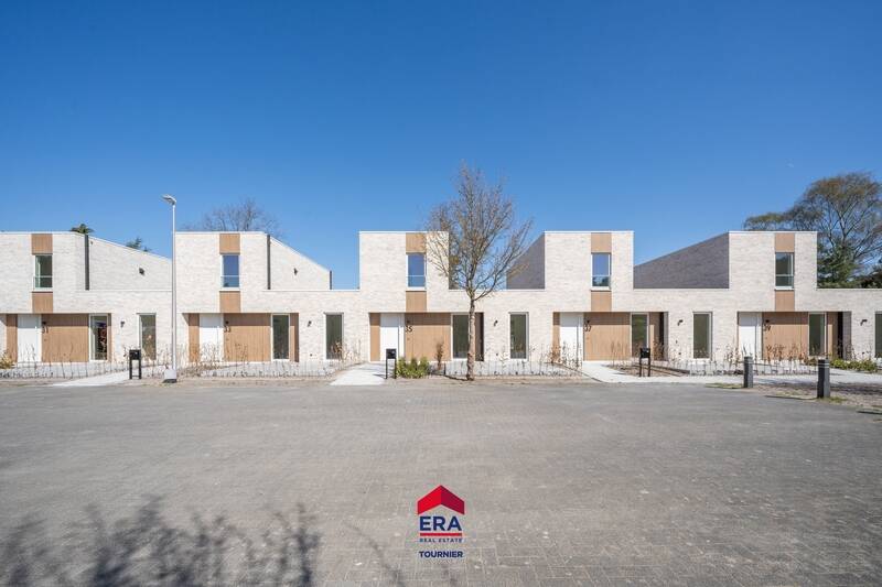 Huis te koop in Lommel 3920 375323.00€ 3 slaapkamers 186.40m² - Zoekertje 480613
