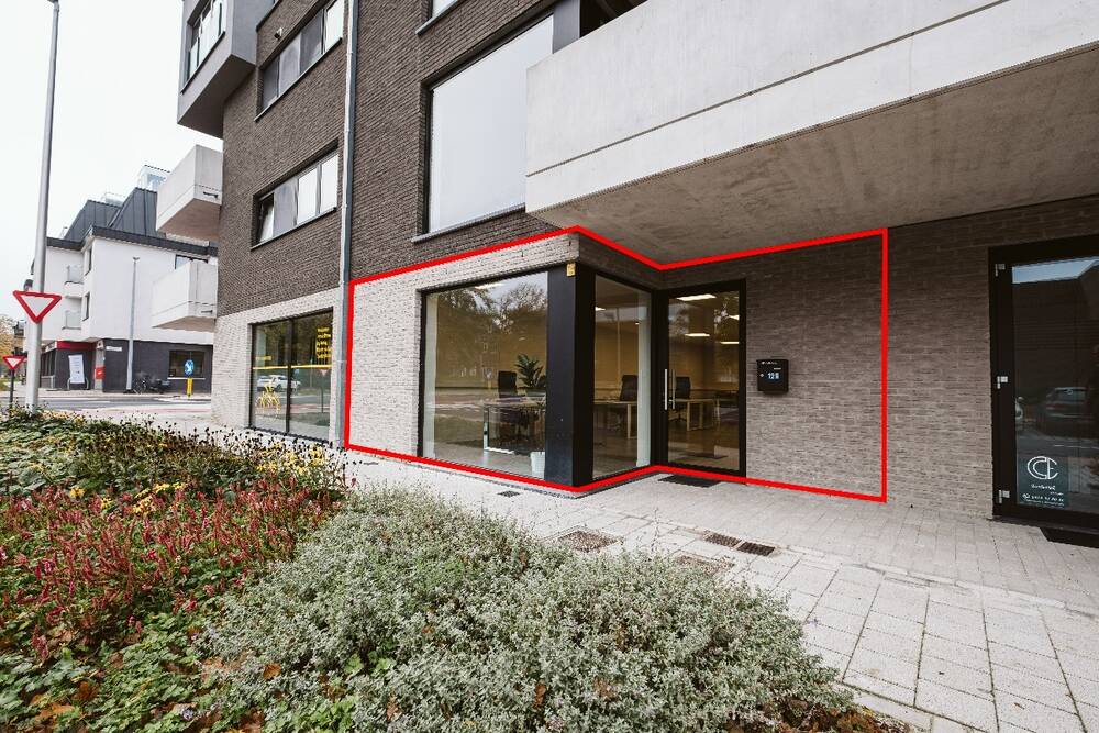 Handelszaak te  huur in Leopoldsburg 3970 950.00€ 0 slaapkamers 93.00m² - Zoekertje 483525