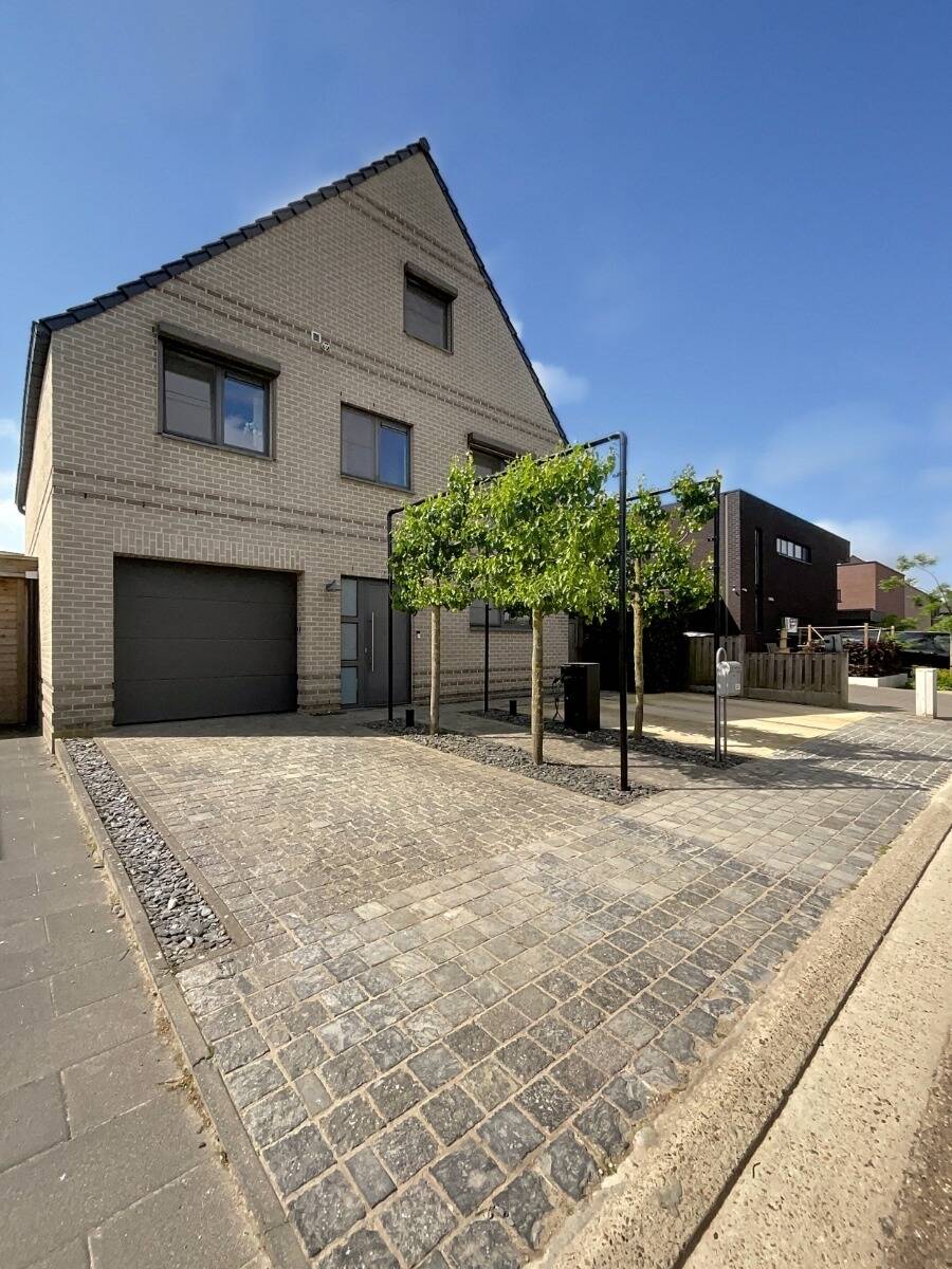 Huis te huur in Peer 3990 1300.00€ 3 slaapkamers 272.00m² - Zoekertje 484346