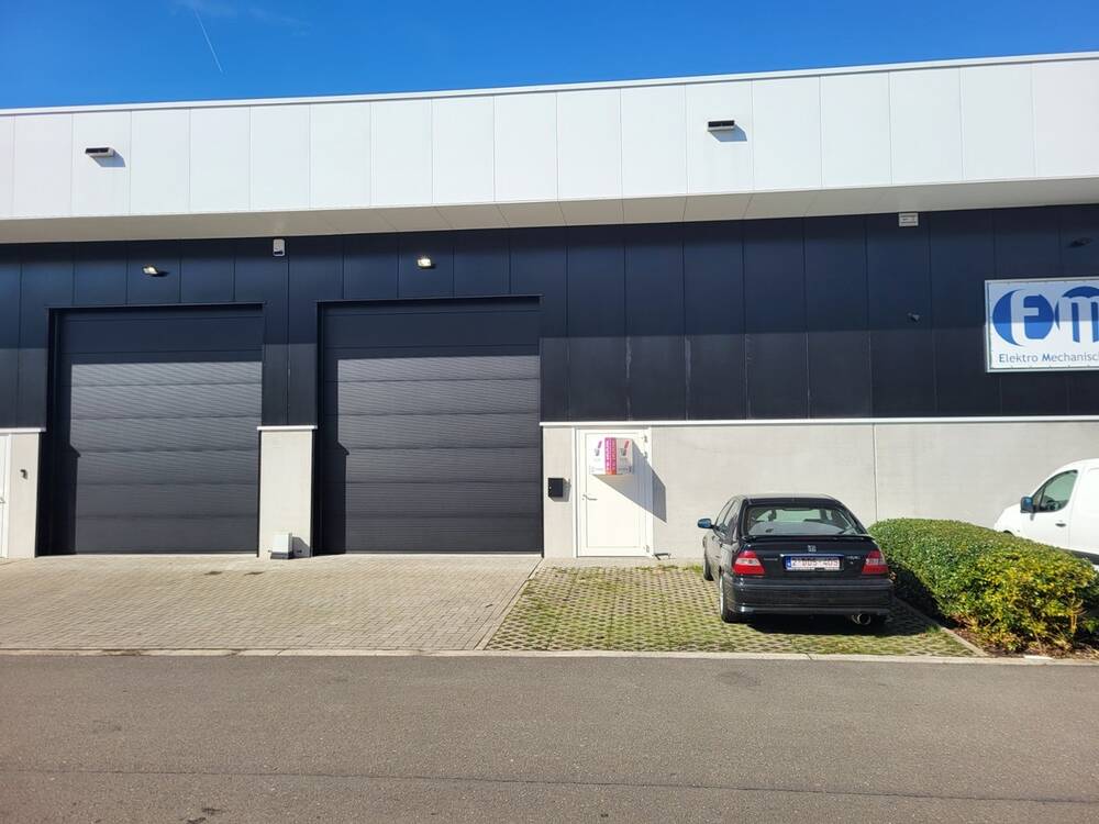 Handelszaak te huur in Genk 3600 890.00€ slaapkamers m² - Zoekertje 485503