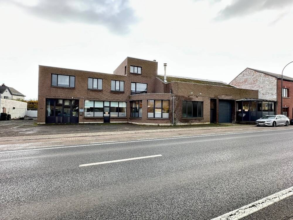 Handelszaak te koop in Tongeren 3700 385000.00€ slaapkamers m² - Zoekertje 489575