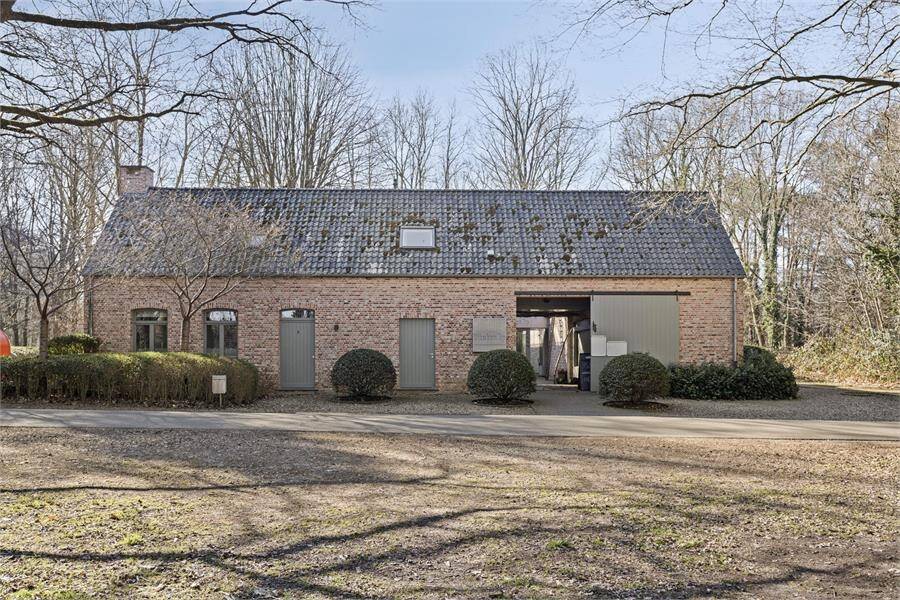 Handelszaak te huur in Tessenderlo 3980 3960.00€ slaapkamers m² - Zoekertje 490202