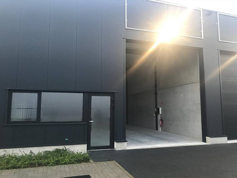 Handelszaak te  huur in Bocholt 3950 825.00€  slaapkamers m² - Zoekertje 503120