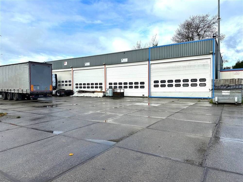 Handelszaak te huur in Genk 3600 750.00€ slaapkamers 140.00m² - Zoekertje 503150