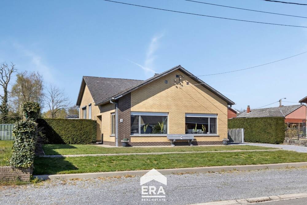 Huis te koop in Meeuwen-Gruitrode 3670 279000.00€ 3 slaapkamers 218.00m² - Zoekertje 504074