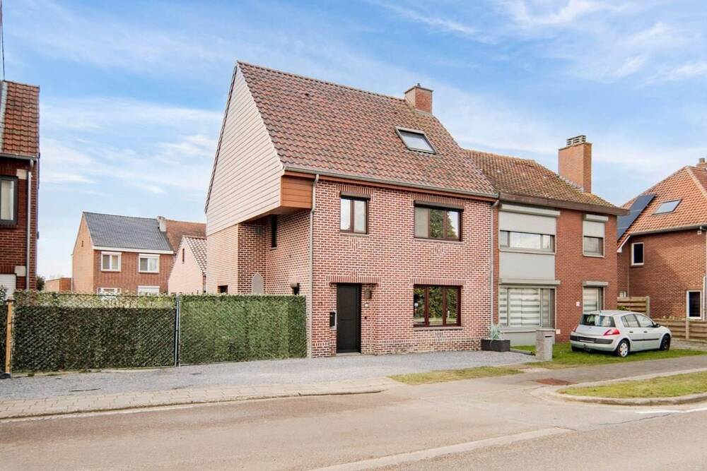 Huis te  koop in Bree 3960 369500.00€ 4 slaapkamers m² - Zoekertje 502417