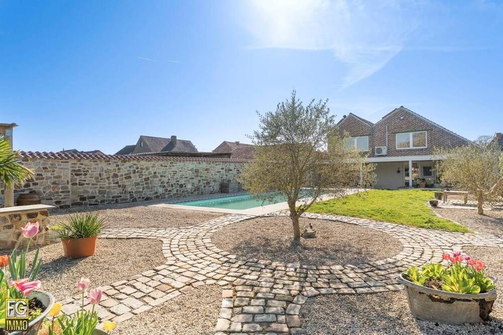 Huis te koop in Hoeselt 3730 535000.00€ 5 slaapkamers 352.00m² - Zoekertje 499661